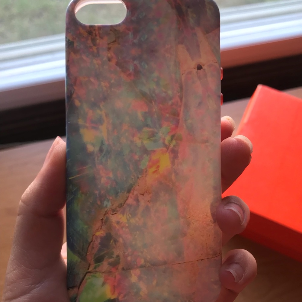 iPhone SE cases - Picture 2 of 4